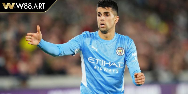 Hiểu rõ hơn về vai trò của hậu vệ cánh trái hay nhất thế giới